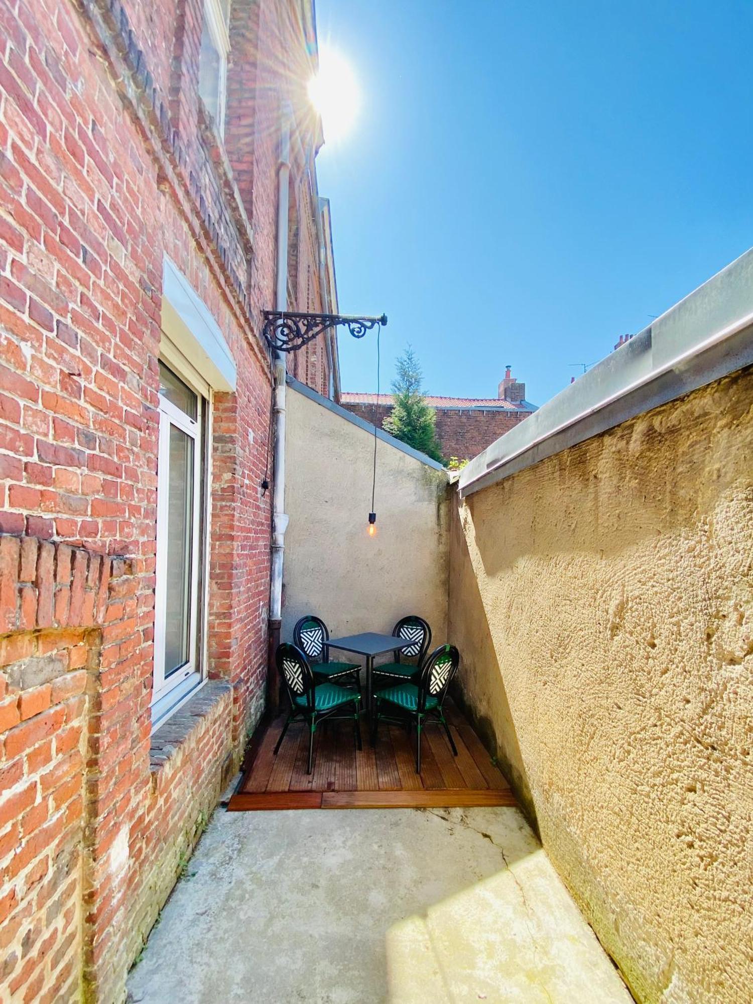 Oasis Urbaine - Spacieux Et Calme Avec Patio Lille Exteriör bild
